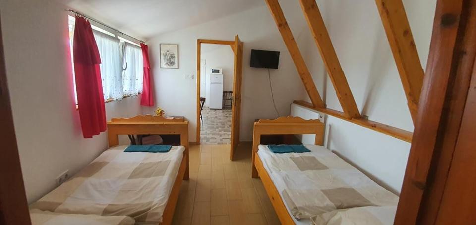 Anna Apartman Lägenhet Maroslele Exteriör bild
